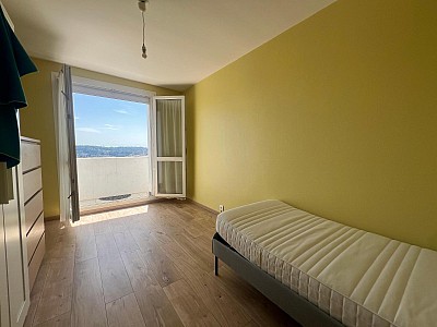 APPARTEMENT T5 A VENDRE - ST ETIENNE - 98 m2 - 82 000 €