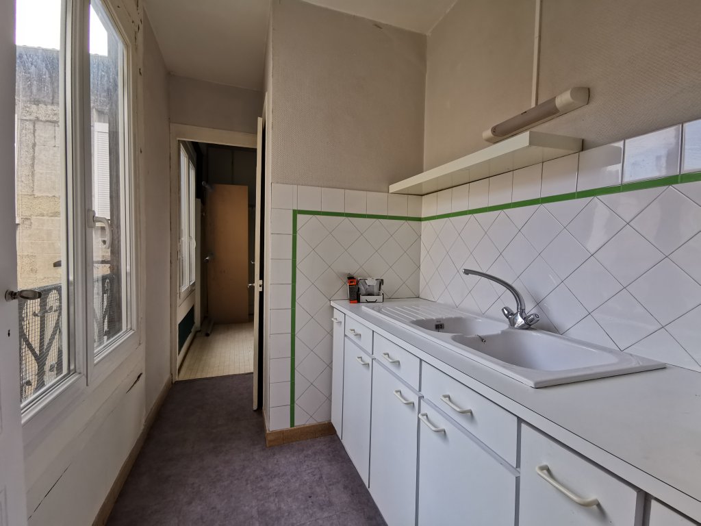 APPARTEMENT T6 A LOUER - ST ETIENNE - 238.33 m2 - 1 140 &euro; charges comprises par mois