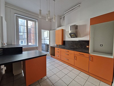 APPARTEMENT T6 A LOUER - ST ETIENNE - 234.63 m2 - 1 290 &euro; charges comprises par mois