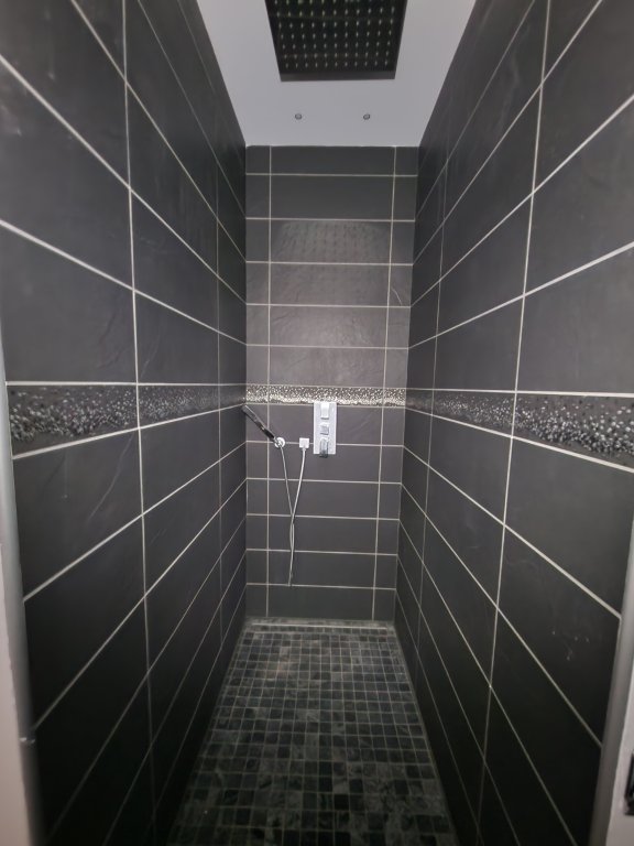 APPARTEMENT T6 A LOUER - ST ETIENNE - 234.63 m2 - 1 290 &euro; charges comprises par mois