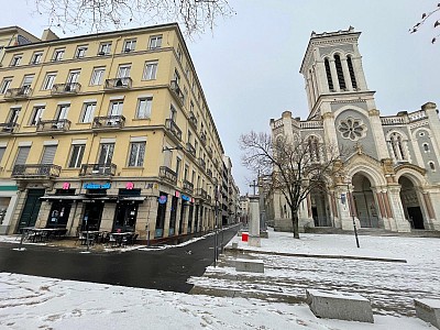 APPARTEMENT T6 A VENDRE - ST ETIENNE Centre Ville - 186.29 m2 - 250 000 €