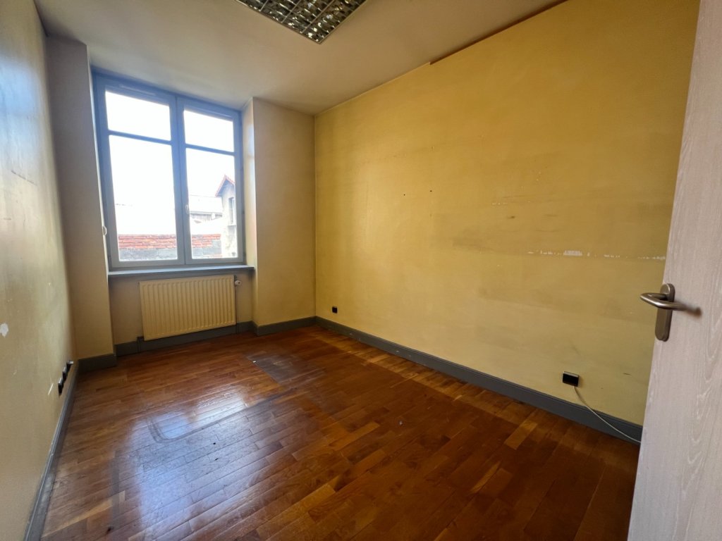 APPARTEMENT T6 A VENDRE - ST ETIENNE - 134 m2 - 134 000 &euro;