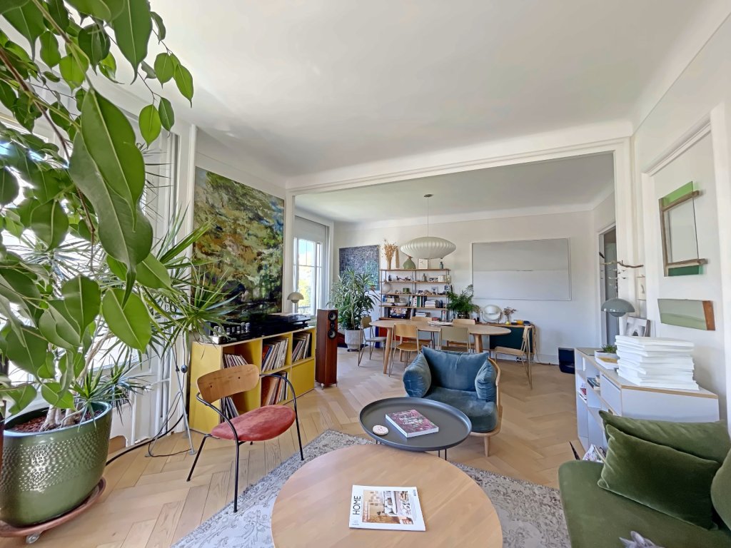 Appartement F6 avec balcon et terrasse - Secteur Albert Thomas, Bourse du travai