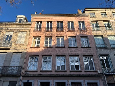 APPARTEMENT T9 A VENDRE - ST ETIENNE - 172 m2 - 175 000 €