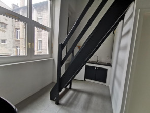 Appartement rénové en Location à Saint-etienne / 1 pièce 22m2