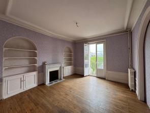 Appartement à rénover en Vente à Saint-etienne / 4 pièces 81m2